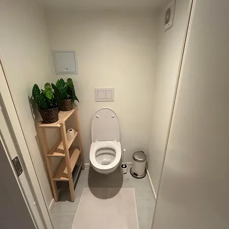 Apartment Liten Leiligheten Uten Soverommet,sovesofa I Stuen , I Kjelleren Stavanger